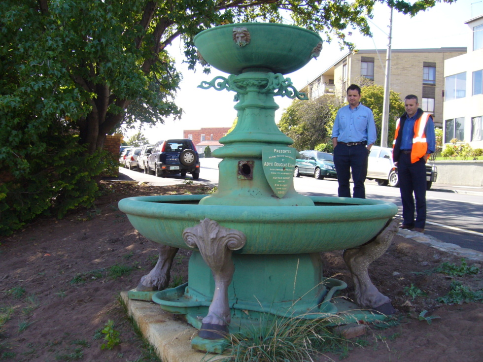 L C C Fountain 006